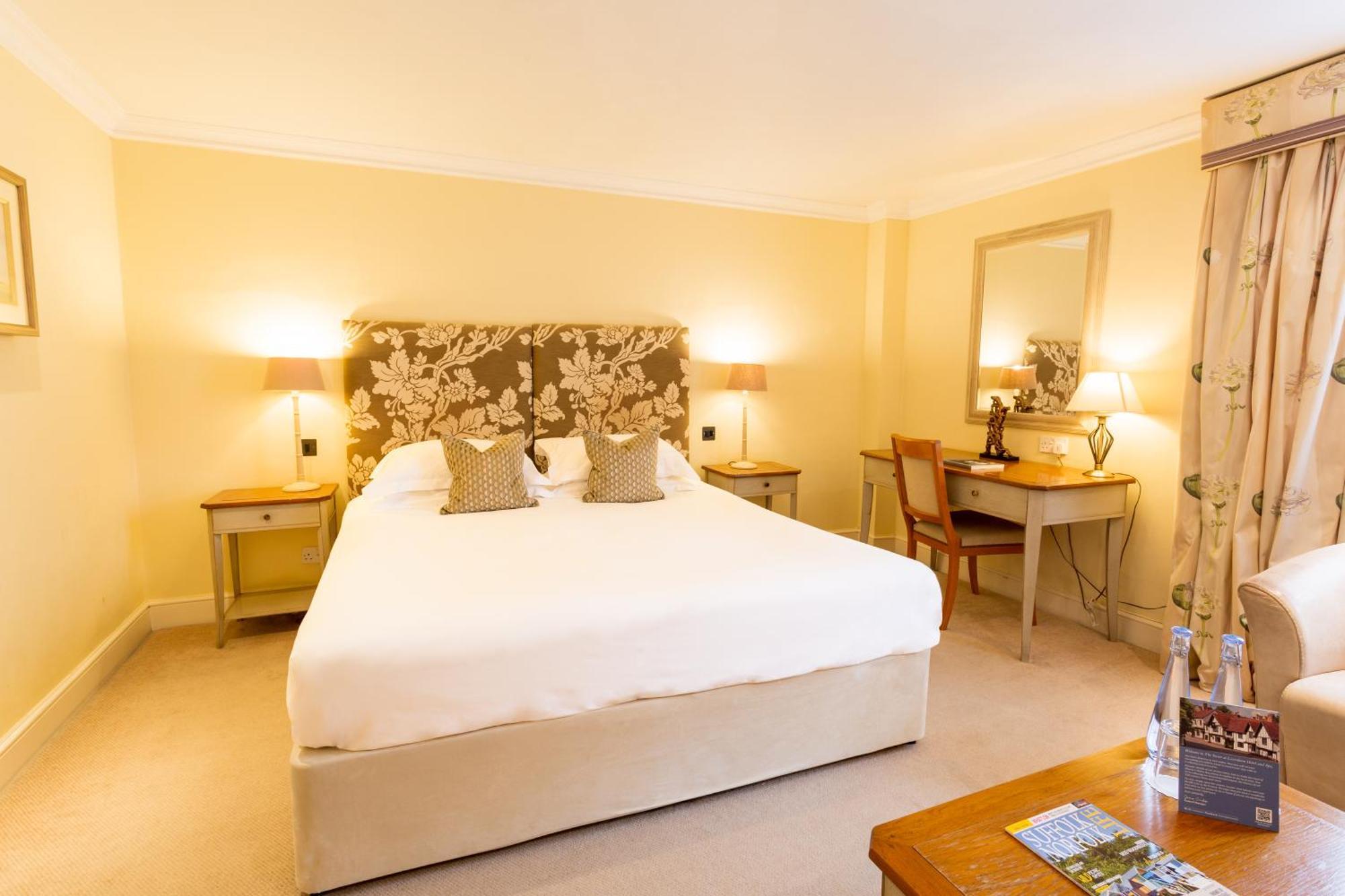 Swan Hotel & Spa Лавенем Екстериор снимка