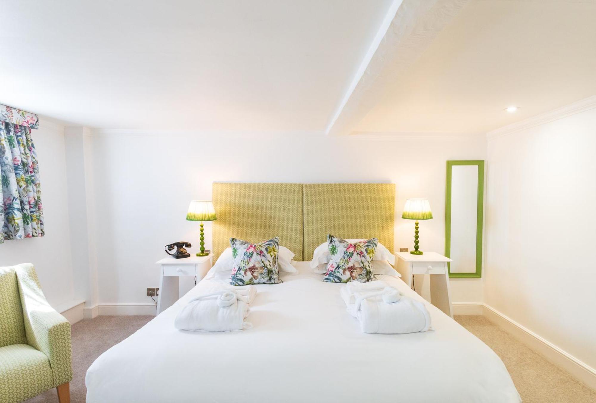 Swan Hotel & Spa Лавенем Екстериор снимка